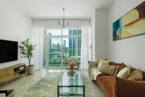 Aesthetic 2BR with Marina Waterfront View